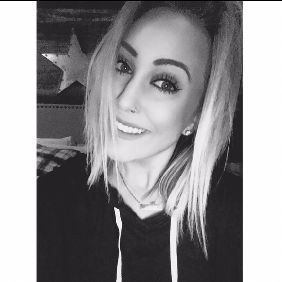 Meet your Posher, Kelsie - Picture 1 of 1